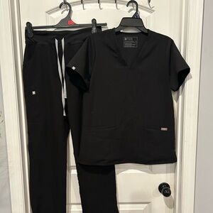 Figs Black Technical Collection Medium Scrub Top and pant set